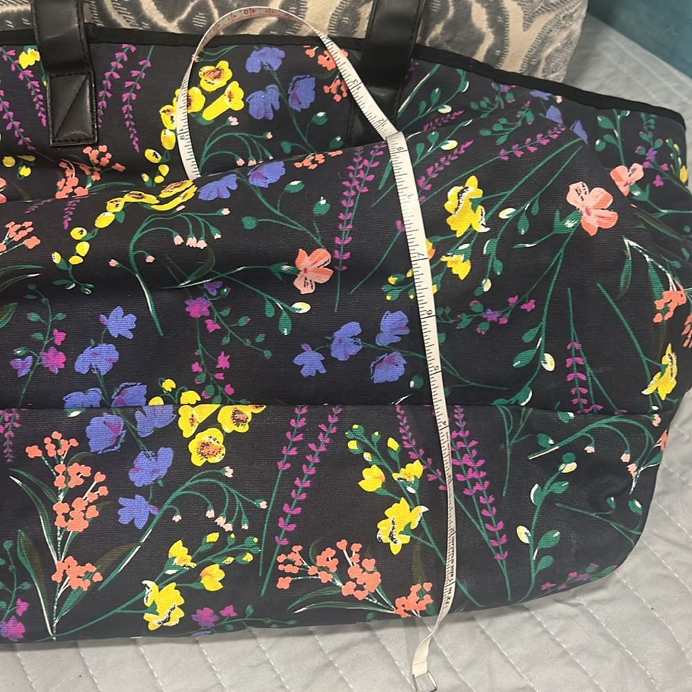Victoria Secret Large Bag Tote w Flowers - Picture 8 of 8